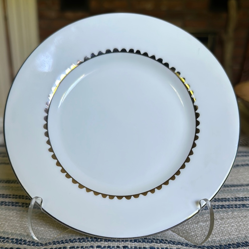 Wedgwood Vera Wang Vera Flirt 6-Inch Bread and Butter Plate White & Platinum